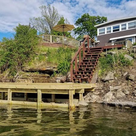Family Cottage On Chaumont Bay, Walk To Downtown Exteriör bild